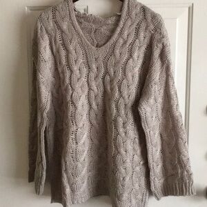 Gray Cable-Knit Hooded Sweater M 107